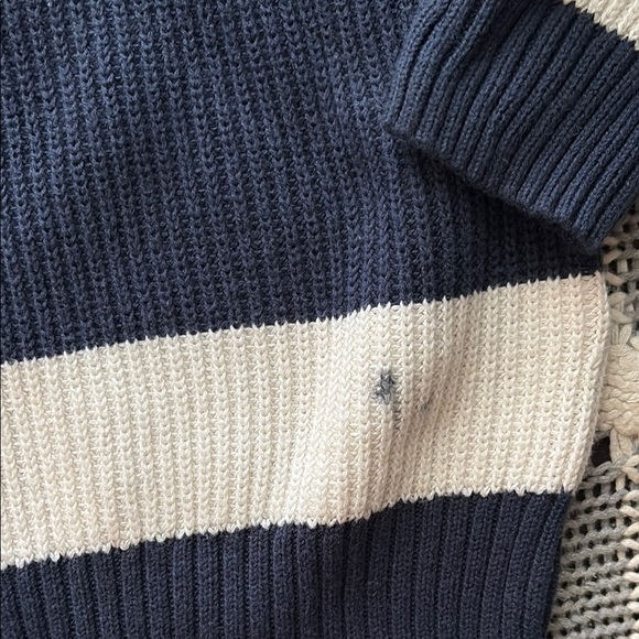 Tommy Hilfiger Men's Navy and White Sweater - Picture 2 of 6